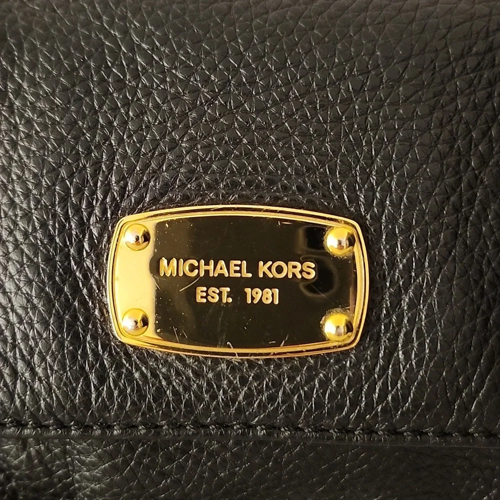 Michael Kors Leather Crossbody w/Free Fossil Cardholder